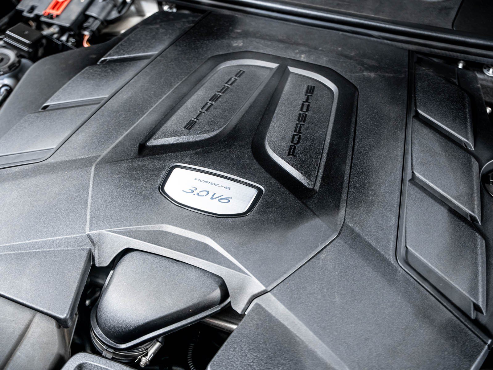 Certified 2023 Porsche Cayenne AWD/4WD image 13