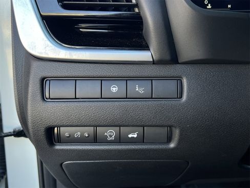 Certified 2025 Nissan Rogue SL w/ Tech Package image 13