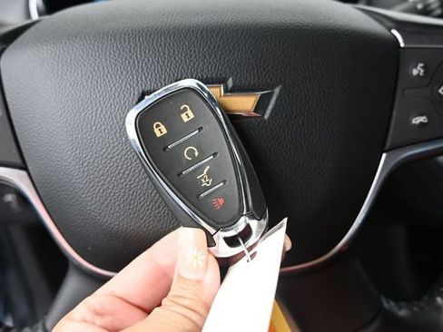 Used 2020 Chevrolet Traverse LT w/ LT Premium Package FWD image 36