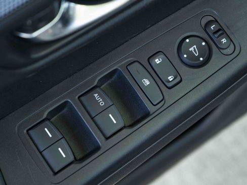 Used 2025 Honda CR-V LX image 36