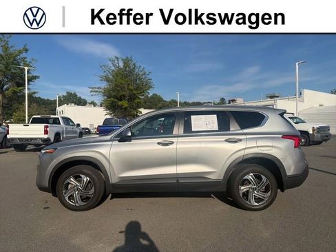 Used 2023 Hyundai Santa Fe SE AWD/4WD image 2