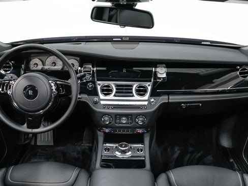 Used 2016 Rolls-Royce Ghost image 11