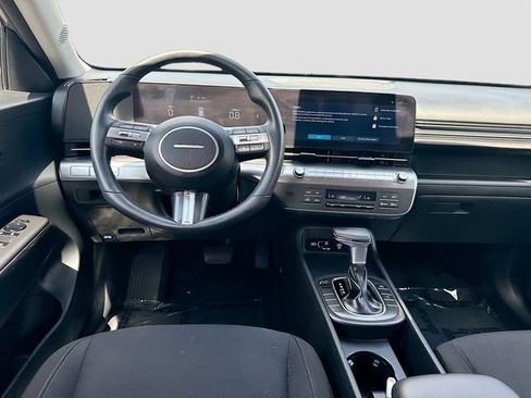 Used 2025 Hyundai Kona SEL FWD image 21