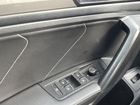 Certified 2022 Volkswagen Tiguan SE w/ Panoramic Sunroof Package image 24