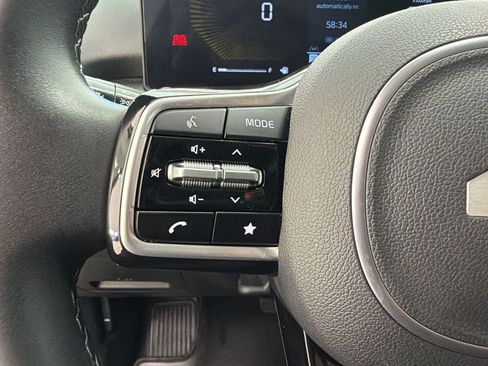 Used 2025 Kia Sorento S w/ Panoramic Sunroof Package FWD image 19