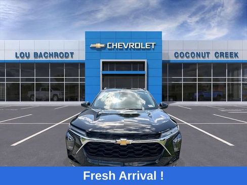 Used 2024 Chevrolet Trax LT FWD image 3