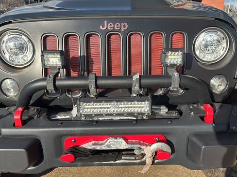 Used 2017 Jeep Wrangler Unlimited Rubicon image 31