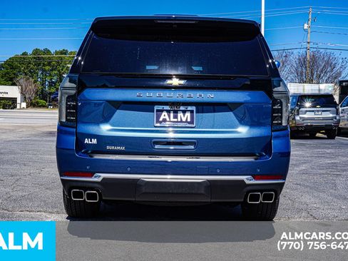 Used 2025 Chevrolet Suburban High Country AWD/4WD image 12