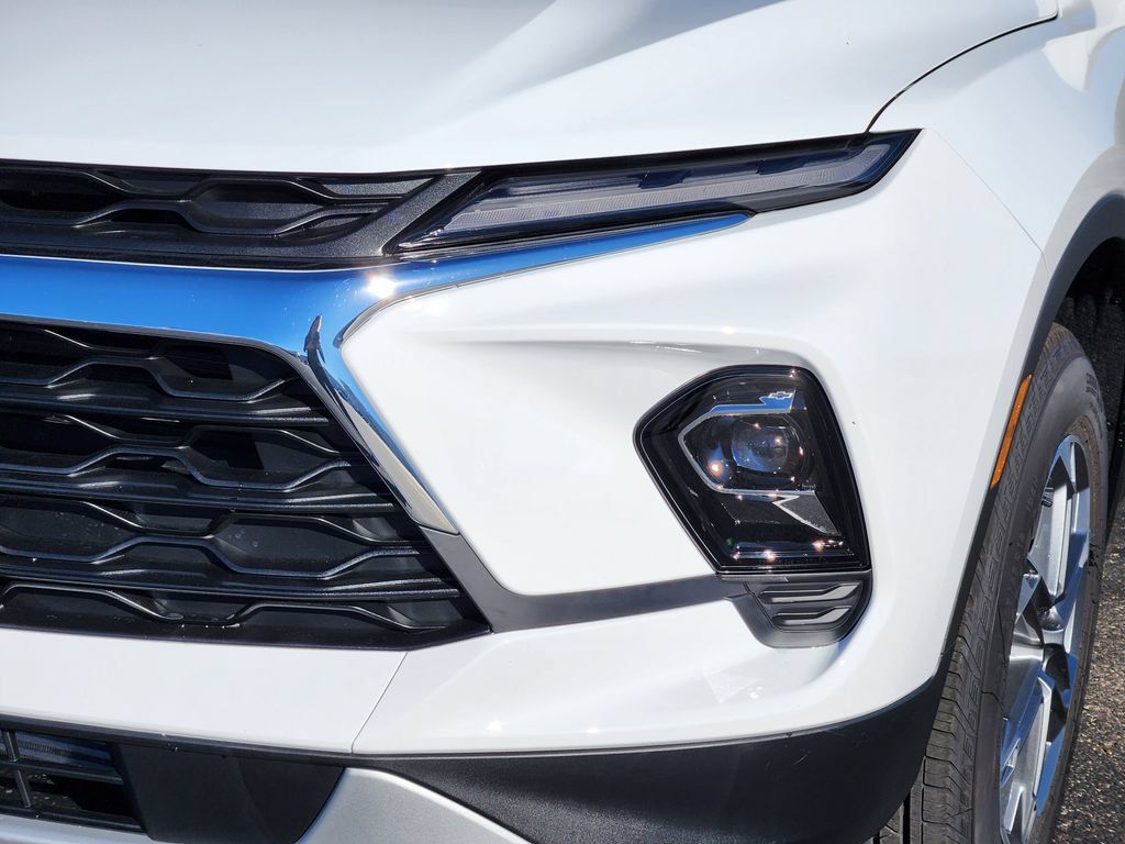 New 2026 Chevrolet Blazer LT w/ Convenience Package FWD image 5