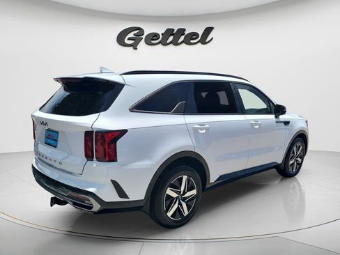 Used 2022 Kia Sorento EX w/ Panoramic Sunroof Package FWD image 5