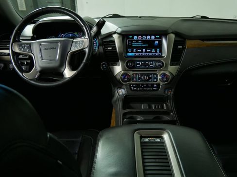 Used 2019 GMC Yukon XL Denali w/ Denali Ultimate Package AWD/4WD image 26