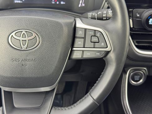 Used 2024 Toyota Grand Highlander XLE image 21