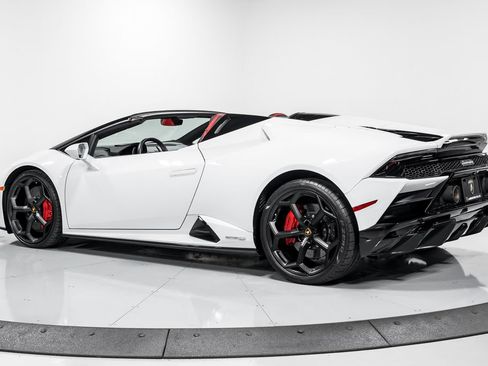 Used 2023 Lamborghini Huracan EVO RWD image 5