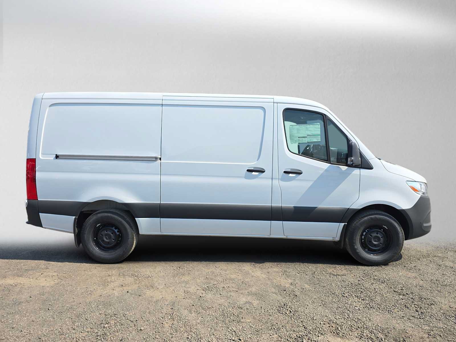 Used 2026 Mercedes-Benz Sprinter 2500 image 2