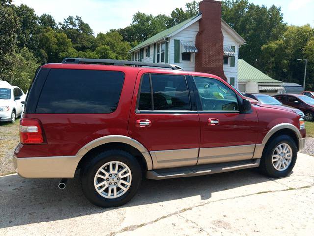 Used 2014 Ford Expedition XLT w/ Equipment Group 202A AWD/4WD image 5