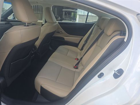Used 2020 Lexus ES 350 w/ Premium Package FWD image 10