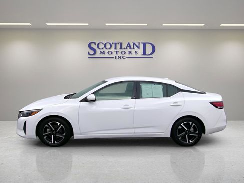 Used 2025 Nissan Sentra SV image 1