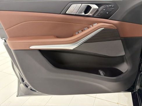 Used 2026 BMW X7 xDrive40i w/ Premium Package image 10