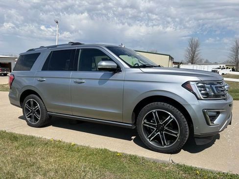 Used 2021 Ford Expedition Limited AWD/4WD image 3
