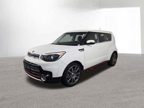 Used 2018 Kia Soul ! image 2