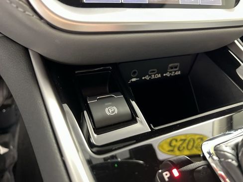 Used 2025 Subaru Outback Onyx Edition image 32