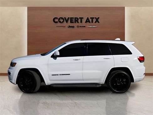 Used 2019 Jeep Grand Cherokee Altitude image 2