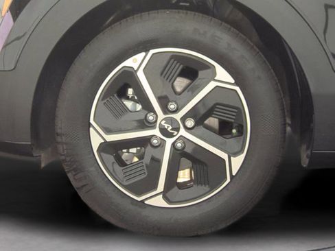 Certified 2025 Kia Niro EX w/ EX Cold Weather Package FWD image 24
