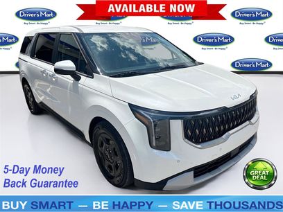 Used 2025 Kia Carnival