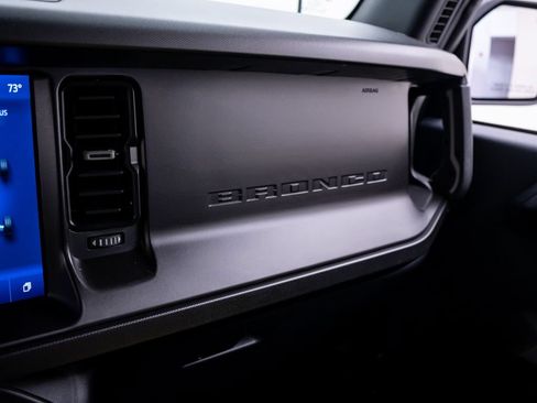 Used 2021 Ford Bronco First Edition AWD/4WD image 32