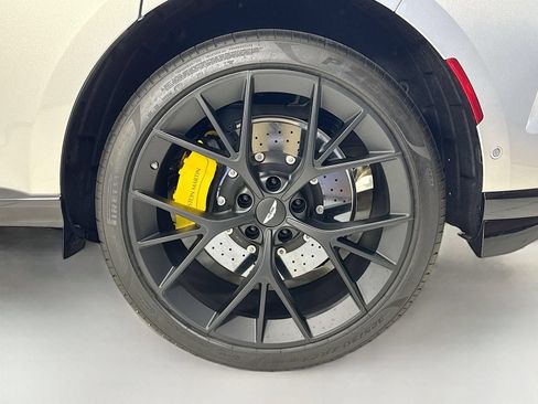 Used 2026 Aston Martin DBX 707 AWD/4WD image 9