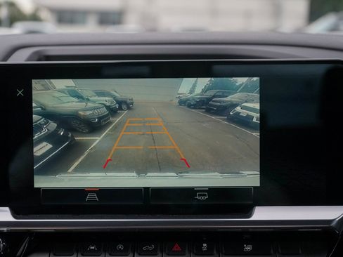 Used 2023 GMC Sierra 1500 Elevation image 15