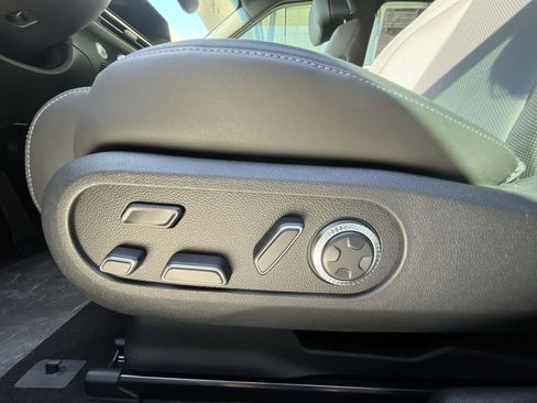 New 2025 Genesis GV60 Advanced image 14