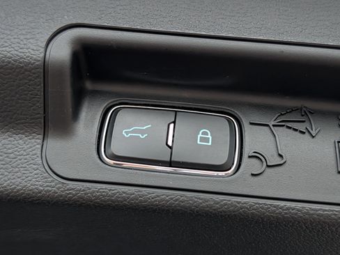 Used 2023 Ford Explorer XLT w/ Equipment Group 202A image 32