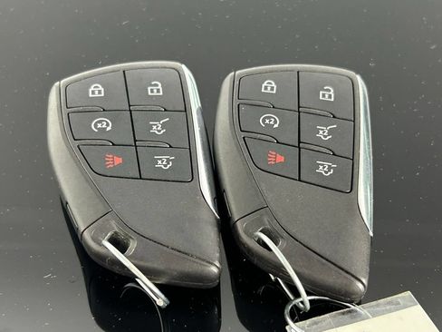 Used 2024 GMC Yukon AT4 w/ Technology Package AWD/4WD image 35