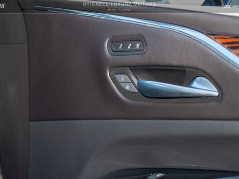 Used 2022 Cadillac Escalade ESV Premium Luxury image 65