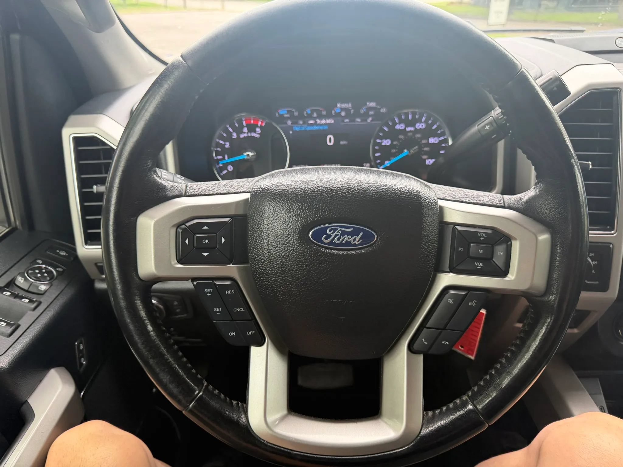 Used 2021 Ford F250 Lariat w/ FX4 Off-Road Package AWD/4WD image 19