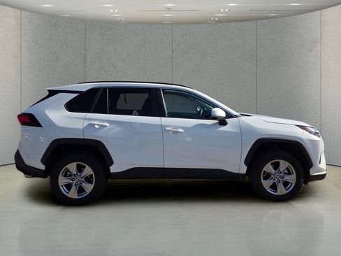 Used 2023 Toyota RAV4 XLE w/ Convenience Package FWD image 6