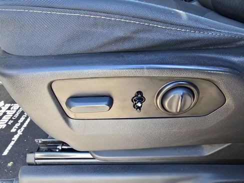 Used 2022 Chevrolet Silverado 2500 LT w/ Convenience Package image 17