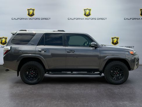 Used 2021 Toyota 4Runner SR5 Premium w/ Moonroof Package AWD/4WD image 4