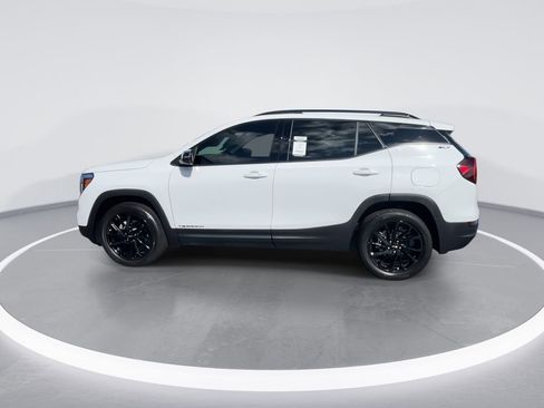 Used 2024 GMC Terrain SLT w/ Tech Package image 5