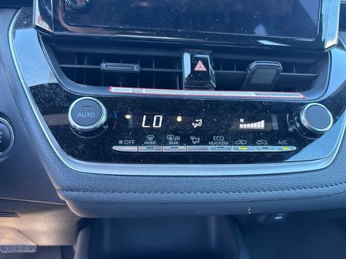 Used 2025 Toyota Corolla SE FWD image 23