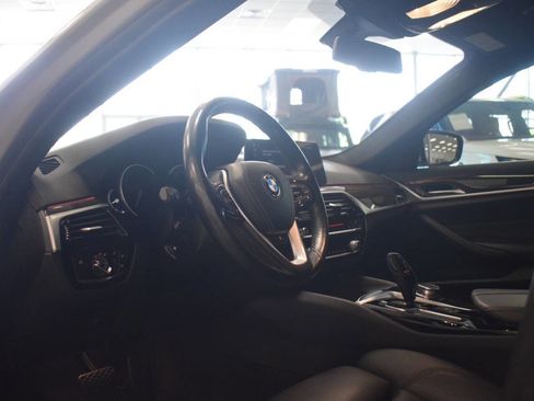 Used 2018 BMW 530i xDrive AWD/4WD image 37