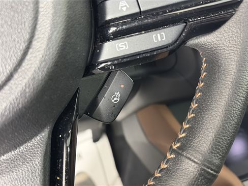 Used 2025 Subaru Forester Touring image 32