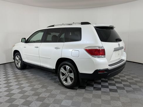 Used 2013 Toyota Highlander Limited image 3