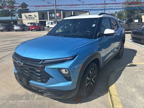 Used 2025 Chevrolet TrailBlazer ACTIV w/ Convenience Package image 3