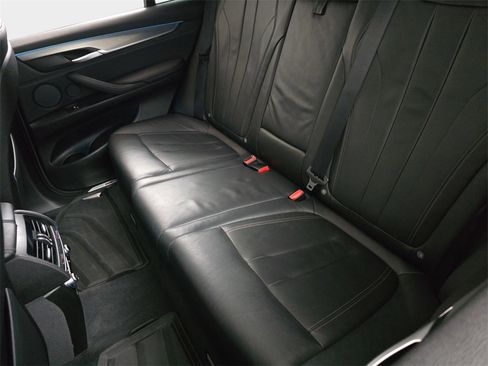 Used 2017 BMW X5 xDrive35d image 17