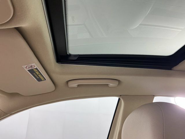 Used 2006 Mercedes-Benz C 350 Sedan image 17
