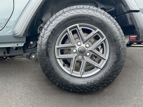 Certified 2025 Jeep Wrangler Sport AWD/4WD image 28