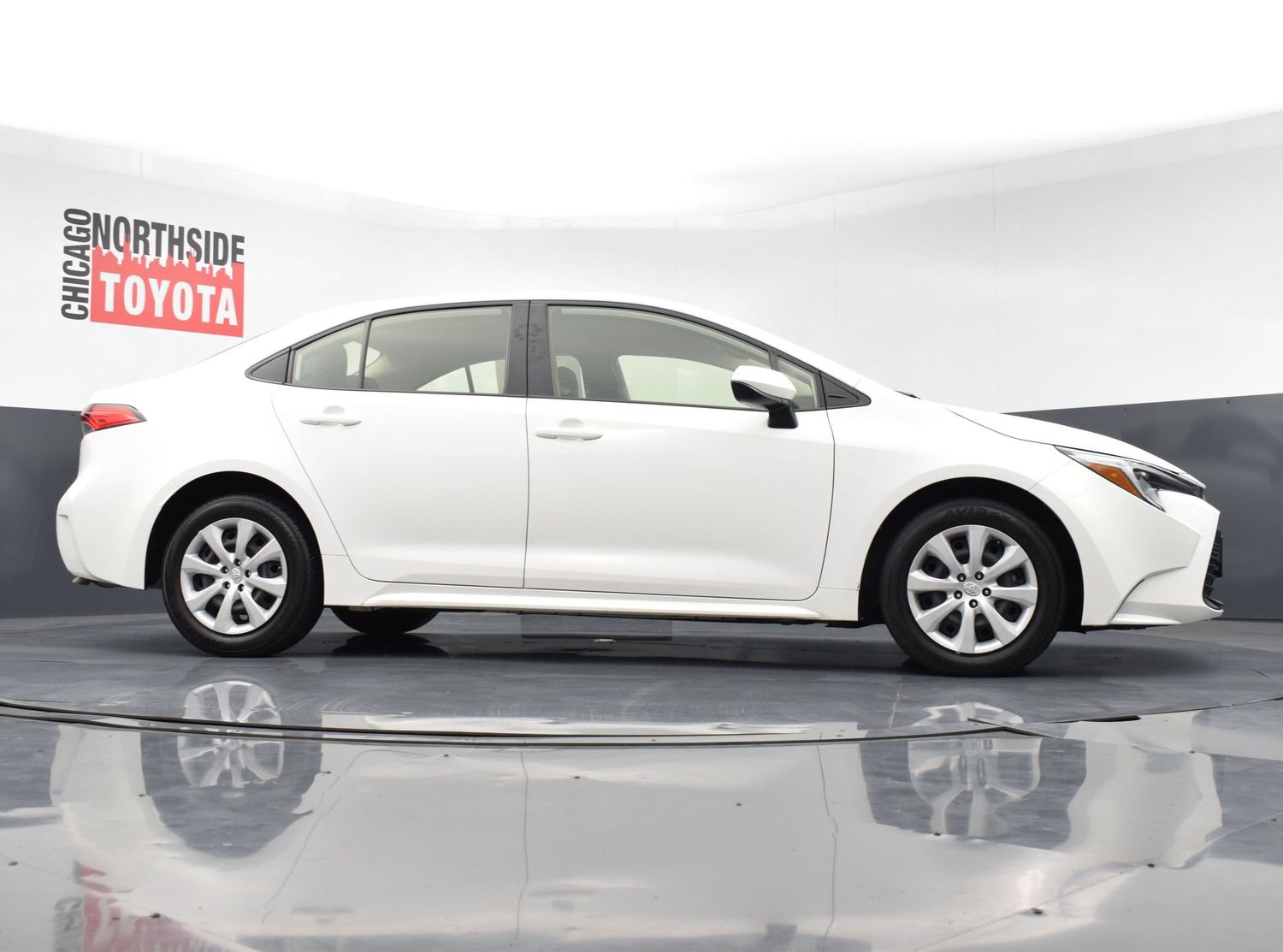 Used 2025 Toyota Corolla LE FWD image 27