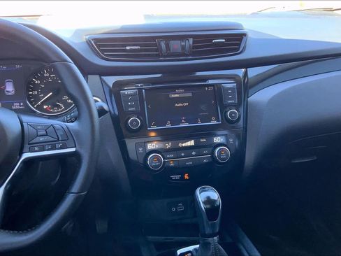 Used 2021 Nissan Rogue Sport SV image 7